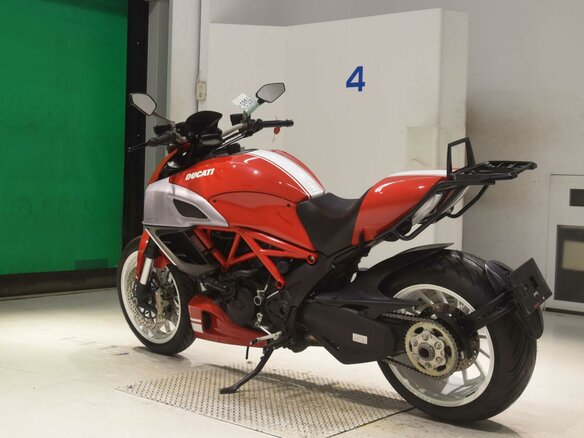 2014 Ducati Diavel, красный, 977000 рублей - вид 3