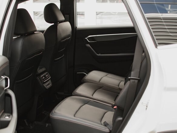 2026 Geely Okavango I Рестайлинг, белый, 3870900 рублей - вид 32