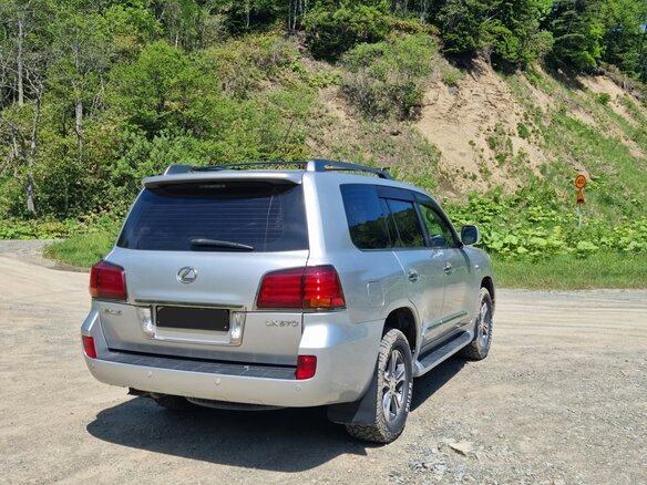 2009 Lexus LX 570 III, серебристый, 2800000 рублей - вид 3