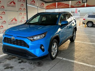 2021 Toyota RAV4 V (XA50), синий, 2650000 рублей, вид 4