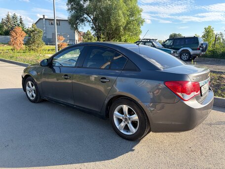2011 Chevrolet Cruze I, серый, 395000 рублей, вид 4