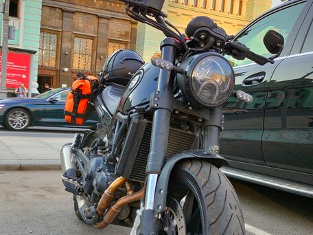 2024 Benelli Leoncino 500, чёрный, 400000 рублей, вид 2