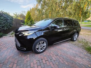 2021 Toyota Sienna IV, чёрный, 5100000 рублей, вид 1