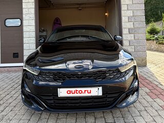 2021 Kia K5 III, чёрный, 2850000 рублей, вид 1