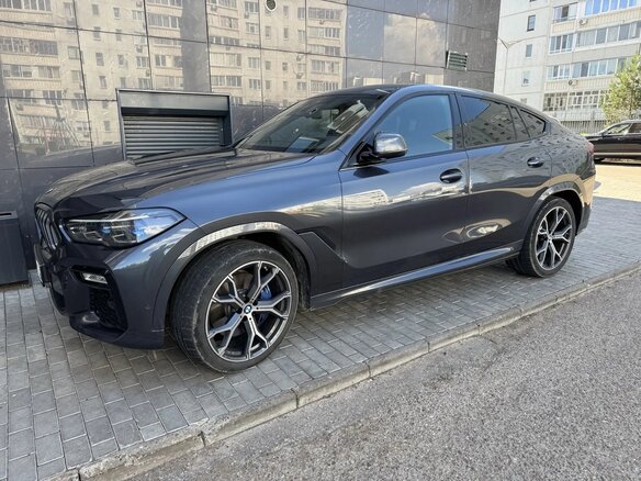 2021 BMW X6 30d III (G06), серый, 10500000 рублей - вид 3