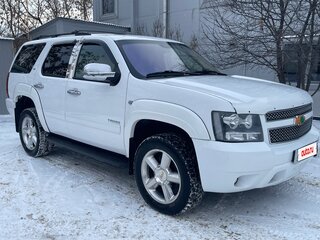 2011 Chevrolet Tahoe 6AT III, белый, 2100000 рублей, вид 3