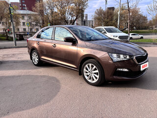 2020 Skoda Rapid I Рестайлинг, коричневый, 1900000 рублей, вид 4