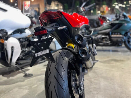 2021 Ducati Monster 937, красный, 1000000 рублей, вид 3