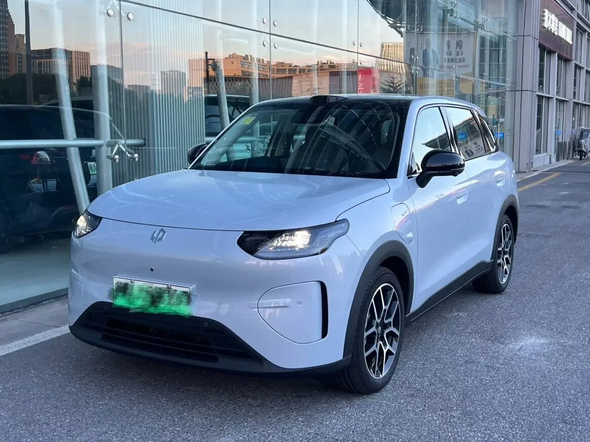 Открыть фотографии: Leapmotor A10