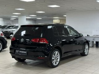 2014 Volkswagen Golf VII, чёрный, 895000 рублей, вид 4