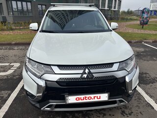 2018 Mitsubishi Outlander III Рестайлинг 3, белый, 1840000 рублей, вид 1