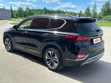 2019 Hyundai Santa Fe IV, чёрный, 2950000 рублей, вид 3
