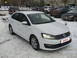 2016 Volkswagen Polo V Рестайлинг, белый, 970000 рублей, вид 1
