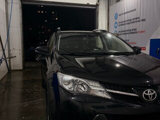 2014 Toyota RAV4 IV (XA40), чёрный, 2100000 рублей, вид 3