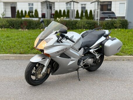 2002 Honda VFR 800, серебристый, 530000 рублей, вид 1