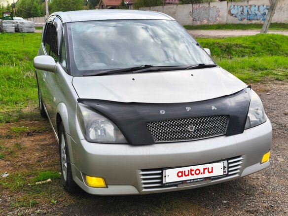2002 Toyota Opa I, серебристый