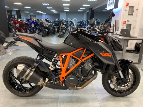 2015 KTM 1290 Super Duke R, чёрный, 1125000 рублей, вид 1