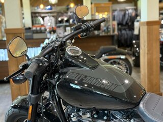 2021 Harley-Davidson Fat Bob, чёрный, 2150000 рублей, вид 4