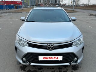 2015 Toyota Camry VII (XV50) Рестайлинг, серебристый, 2400000 рублей, вид 2