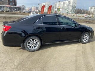 2013 Toyota Camry VII (XV50), чёрный, 1320000 рублей, вид 3