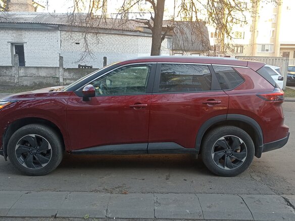 2024 Nissan Rogue III Рестайлинг, красный, 1850000 рублей - вид 3