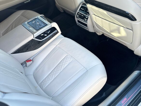 2017 BMW 7 серии 730d xDrive VI (G11/G12), серый, 3295000 рублей - вид 36