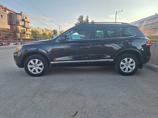 2011 Volkswagen Touareg II, чёрный, 1800000 рублей, вид 2