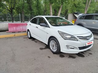 2015 Hyundai Solaris I Рестайлинг, белый, 730000 рублей, вид 3