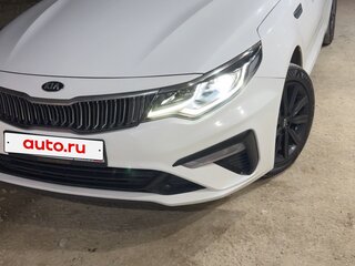 2019 Kia Optima IV Рестайлинг, белый, 1400000 рублей, вид 1