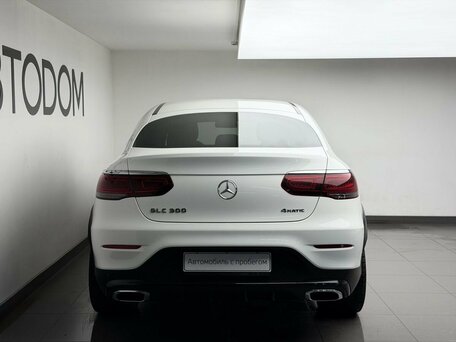 2021 Mercedes-Benz GLC Coupe 300 I (C253) Рестайлинг, белый, 4588000 рублей, вид 3