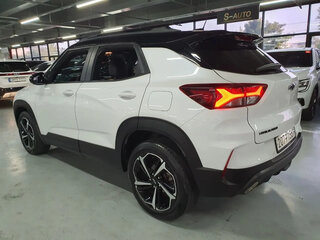2022 Chevrolet TrailBlazer III, белый, 1619778 рублей, вид 4