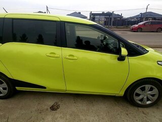 2020 Toyota Sienta II Рестайлинг, жёлтый, 1320000 рублей, вид 4