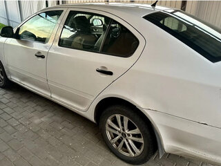 2012 Skoda Octavia II (A5) Рестайлинг, белый, 380000 рублей, вид 3
