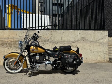 2017 Harley-Davidson Heritage, золотистый, 1290000 рублей, вид 2