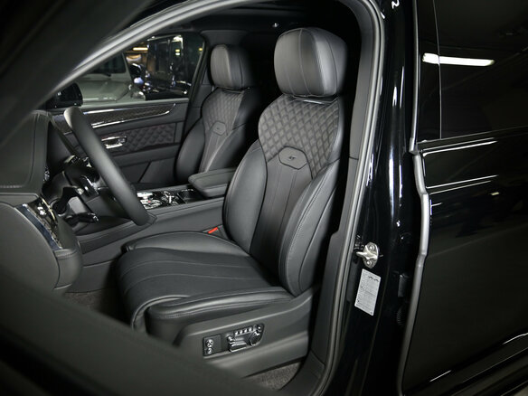 2025 Bentley Bentayga I Рестайлинг, чёрный, 45000000 рублей - вид 24