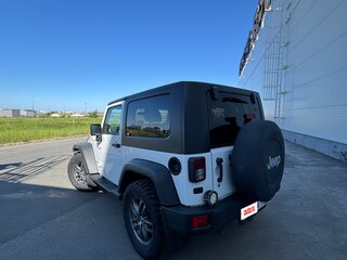2011 Jeep Wrangler III (JK), белый, 3200000 рублей, вид 3