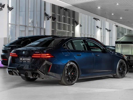 2025 BMW M5 VII (G90), чёрный, 18900000 рублей, вид 4