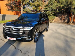 2021 Toyota Land Cruiser 300 Series, чёрный, 10900000 рублей, вид 4