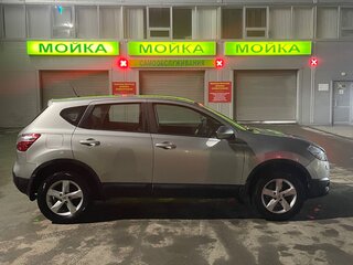 2013 Nissan Qashqai I Рестайлинг, серебристый, 1200000 рублей, вид 2