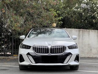2025 BMW 5 серии Long 525Li VIII (G60/G61/G68), белый, 4290000 рублей, вид 1
