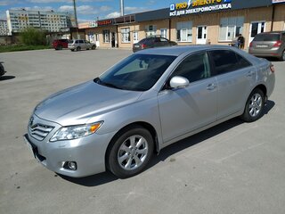 2011 Toyota Camry VI (XV40) Рестайлинг, серебристый, 1350000 рублей, вид 1
