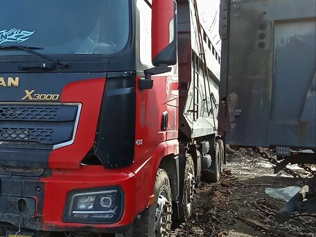 2022 Shacman (Shaanxi) SX3316, красный, 3280000 рублей, вид 2