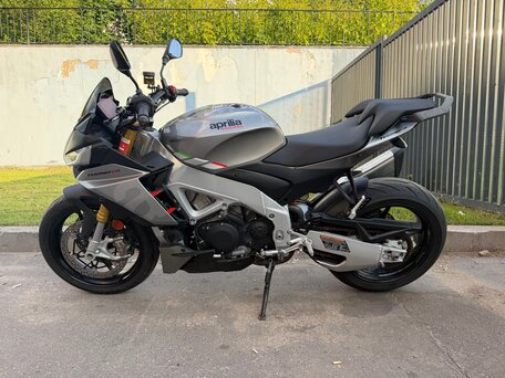 2022 Aprilia Tuono V4, серый, 1299000 рублей, вид 4
