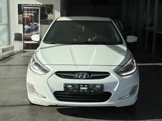 2013 Hyundai Solaris I, белый, 760000 рублей, вид 2