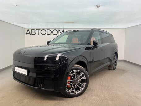 Lynk & Co 900