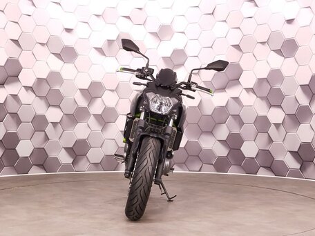 2019 Kawasaki Z 650, чёрный, 679000 рублей, вид 5