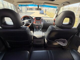 2004 Mitsubishi Pajero III Рестайлинг, серебристый, 886000 рублей, вид 5