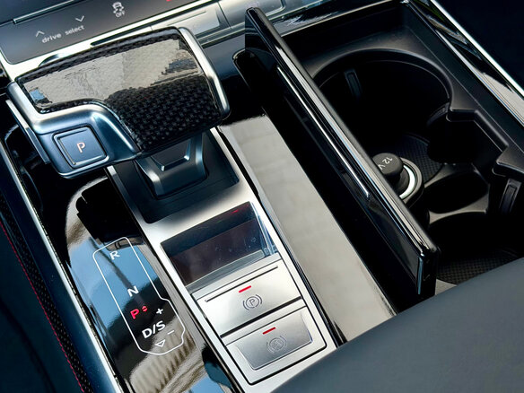 2023 Audi Q8 55 TFSI I (4M) Рестайлинг, серый, 13000000 рублей - вид 17