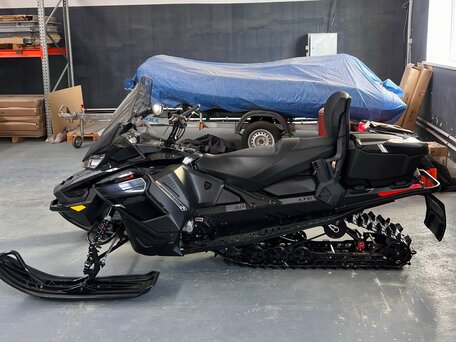 2023 BRP Ski-Doo Grand Touring 900 ACE, чёрный, 2300000 рублей, вид 4