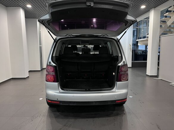 2010 Volkswagen Touran I Рестайлинг, серебристый - вид 31